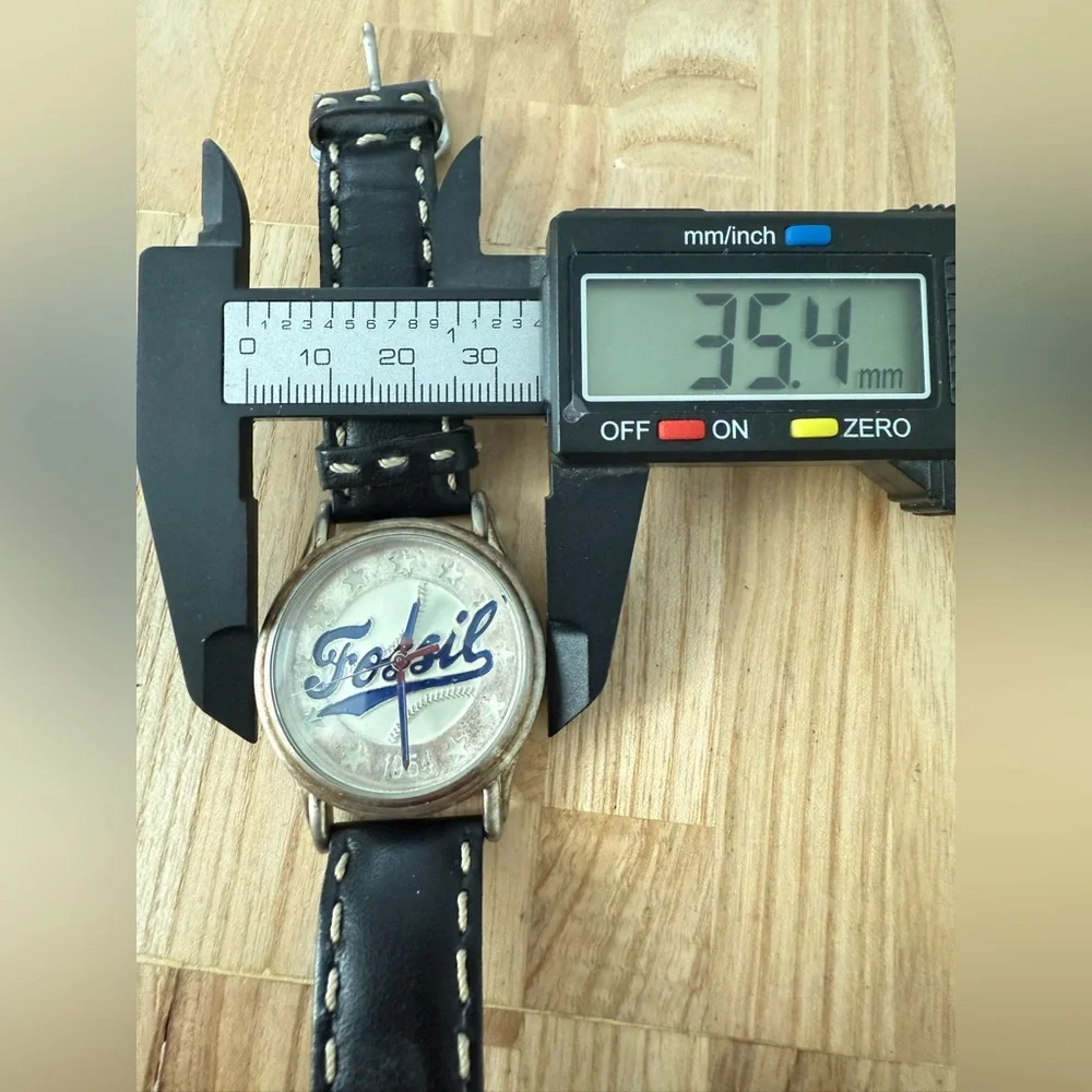 Vintage fossil roadtrip collection baseball theme leather watch NEW BATTERY
